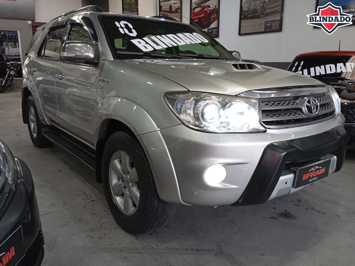 TOYOTA HILUX SW4