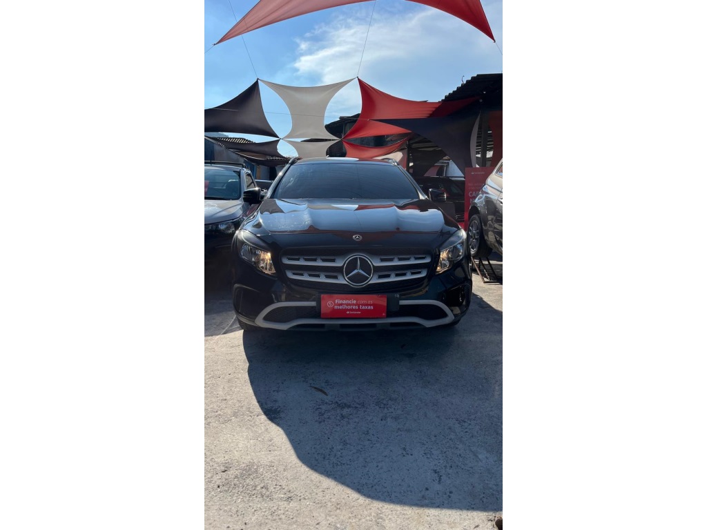 MERCEDES-BENZ GLA 200