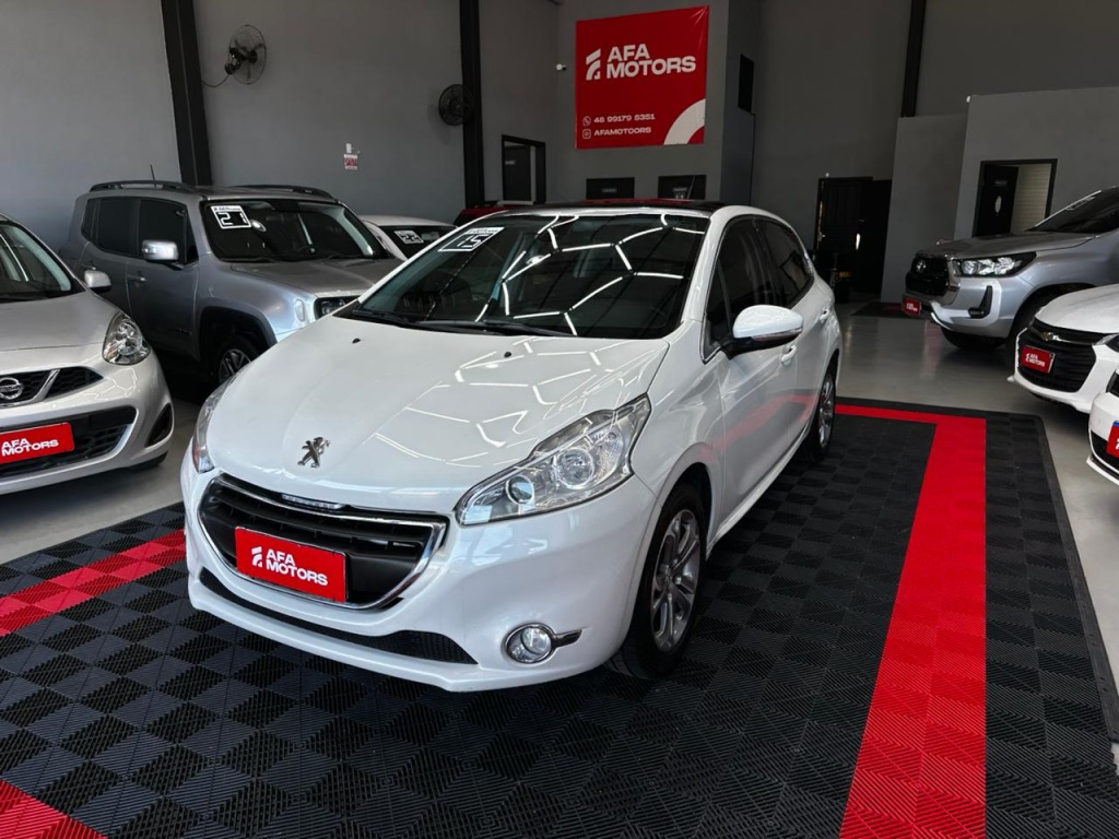 PEUGEOT 208