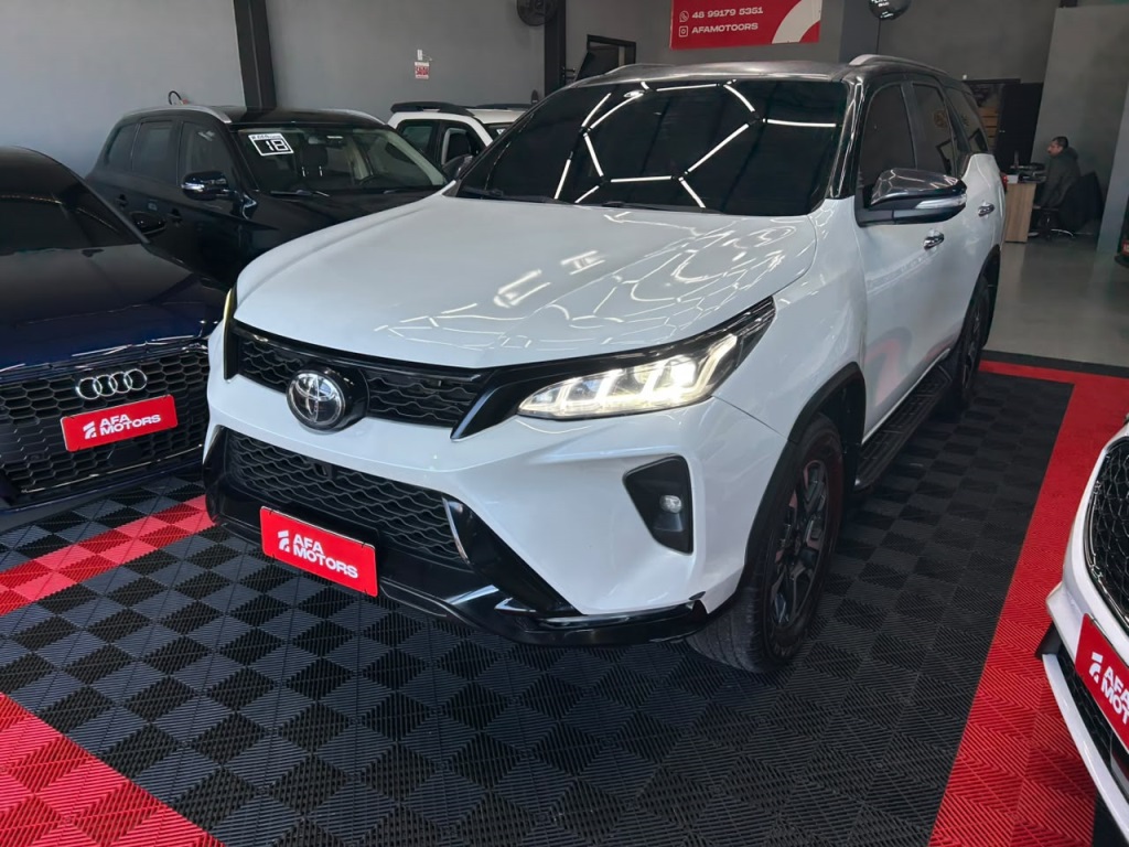 TOYOTA HILUX SW4
