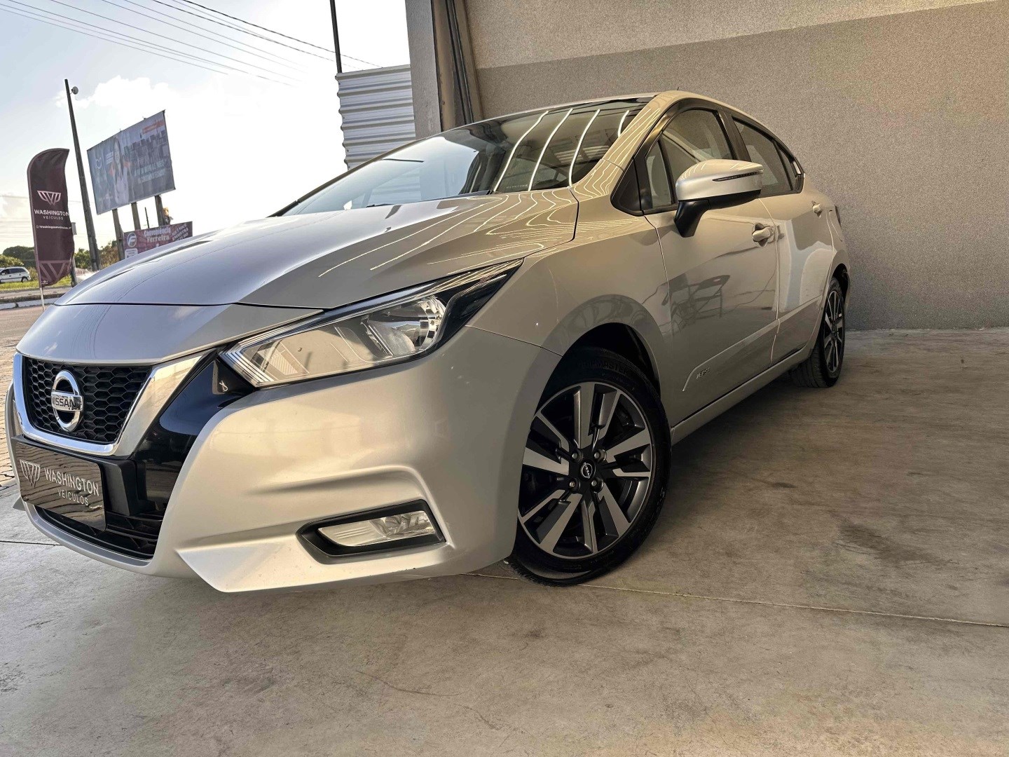 NISSAN VERSA