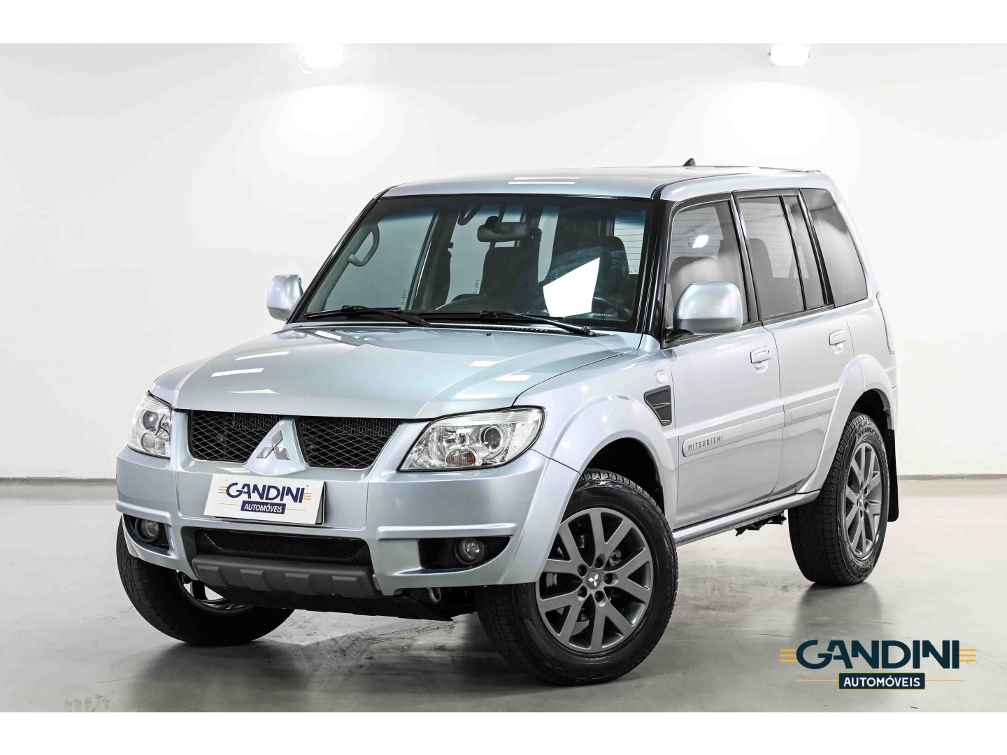 MITSUBISHI PAJERO TR4 2.0 4X2 16V 140CV FLEX 4P AUTOMÁTICO