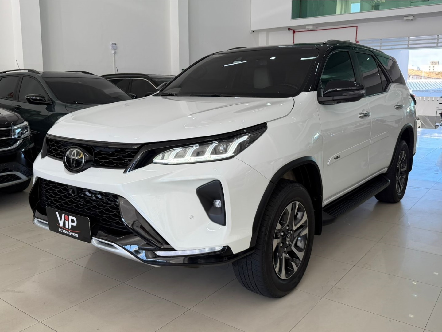 TOYOTA HILUX SW4
