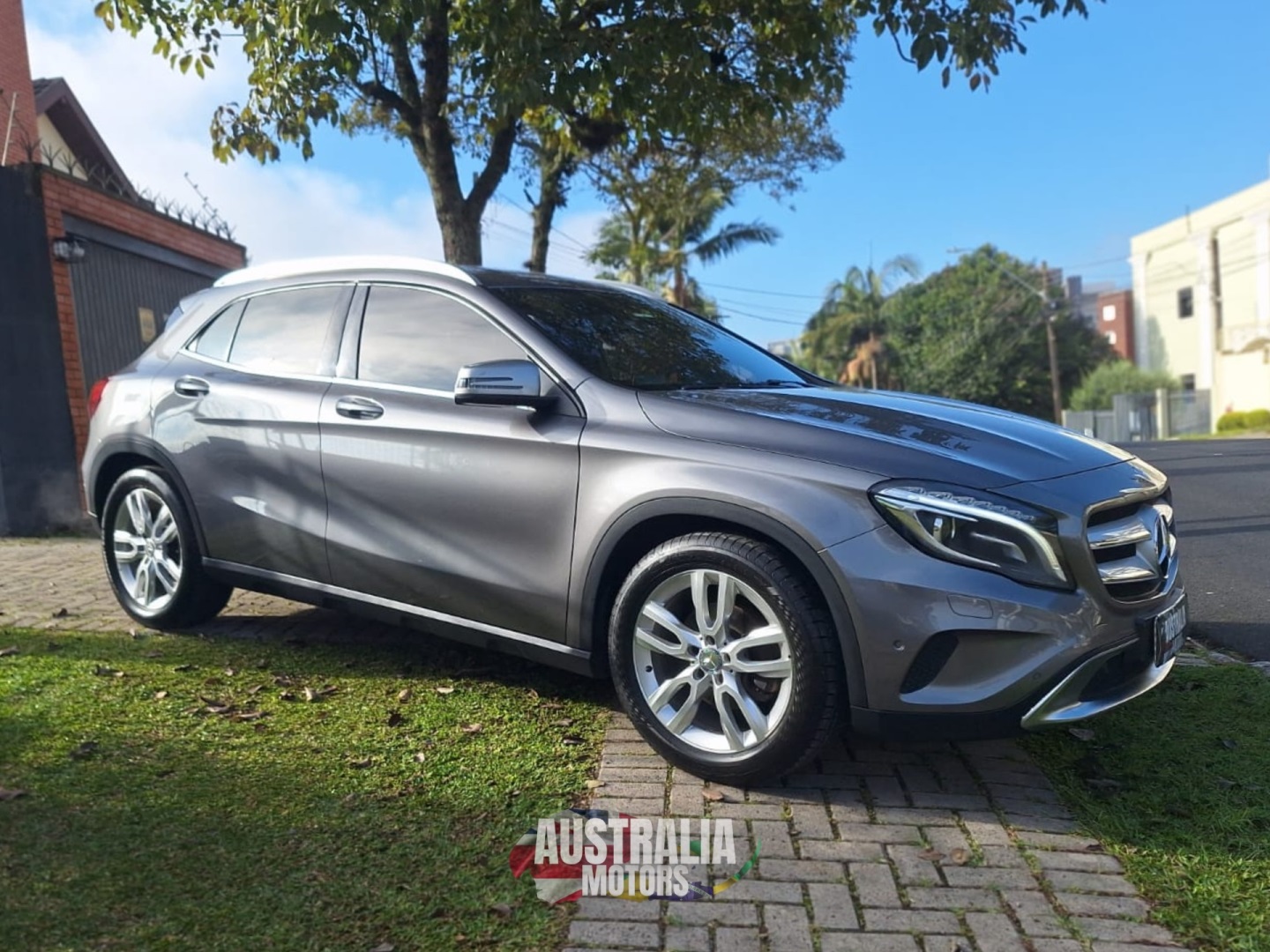 MERCEDES-BENZ GLA 200