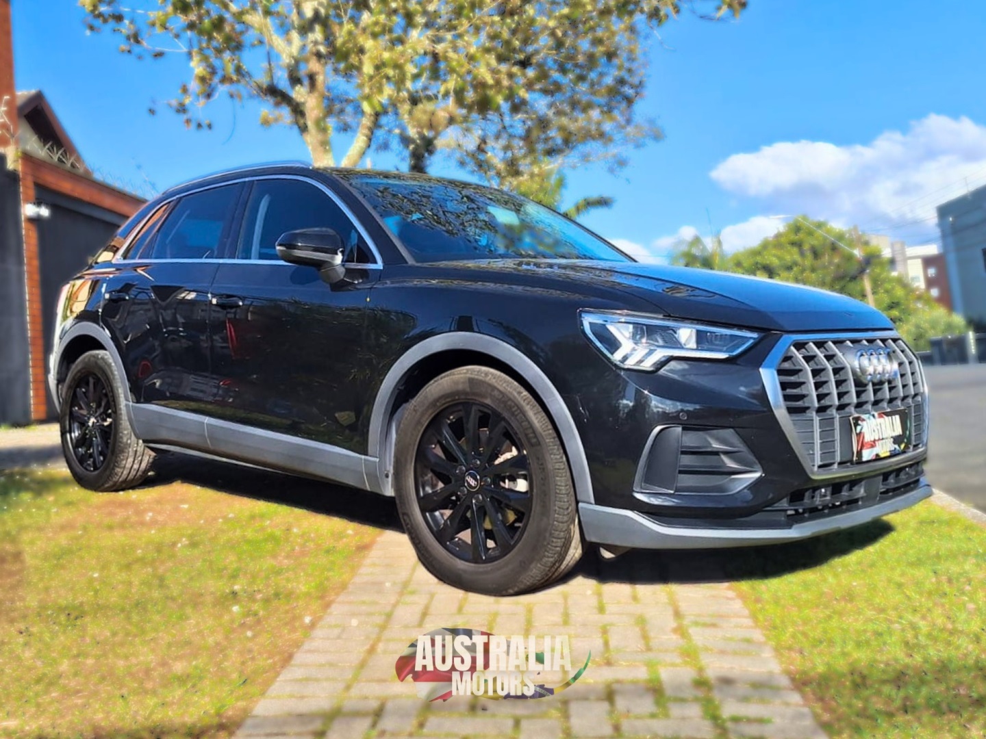 AUDI Q3