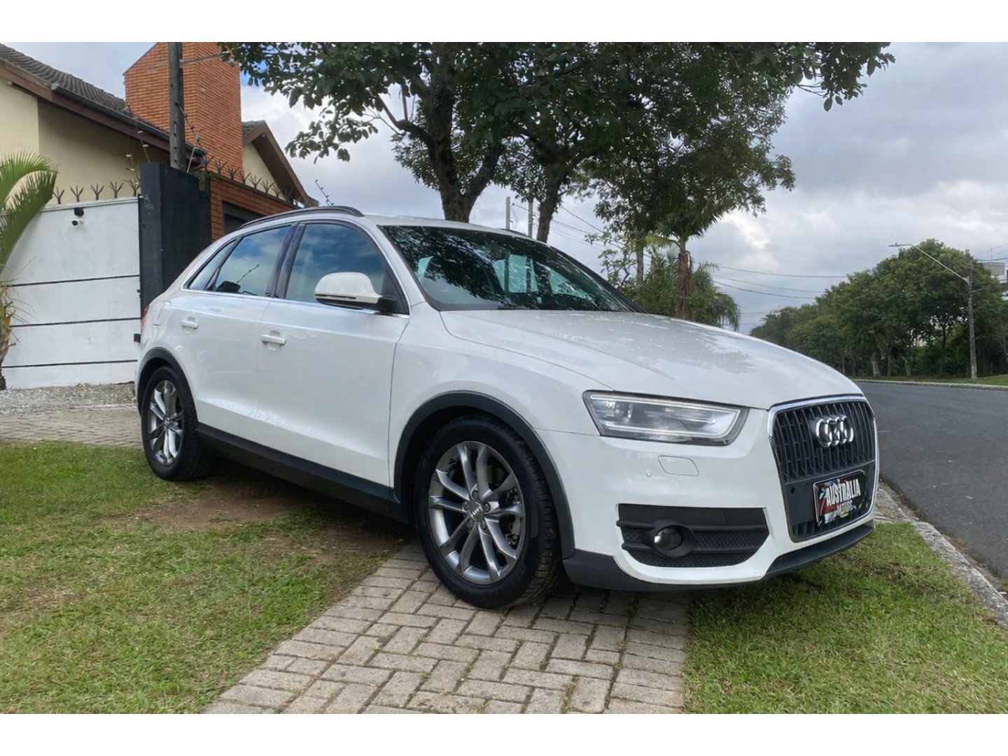 AUDI Q3