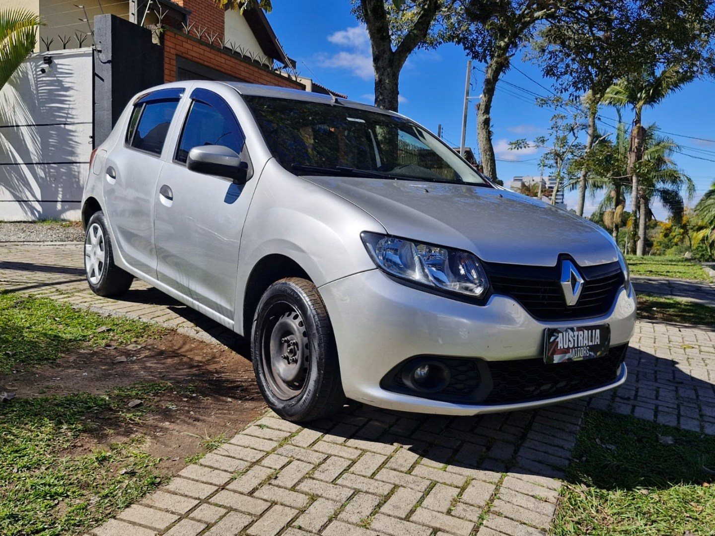 RENAULT SANDERO