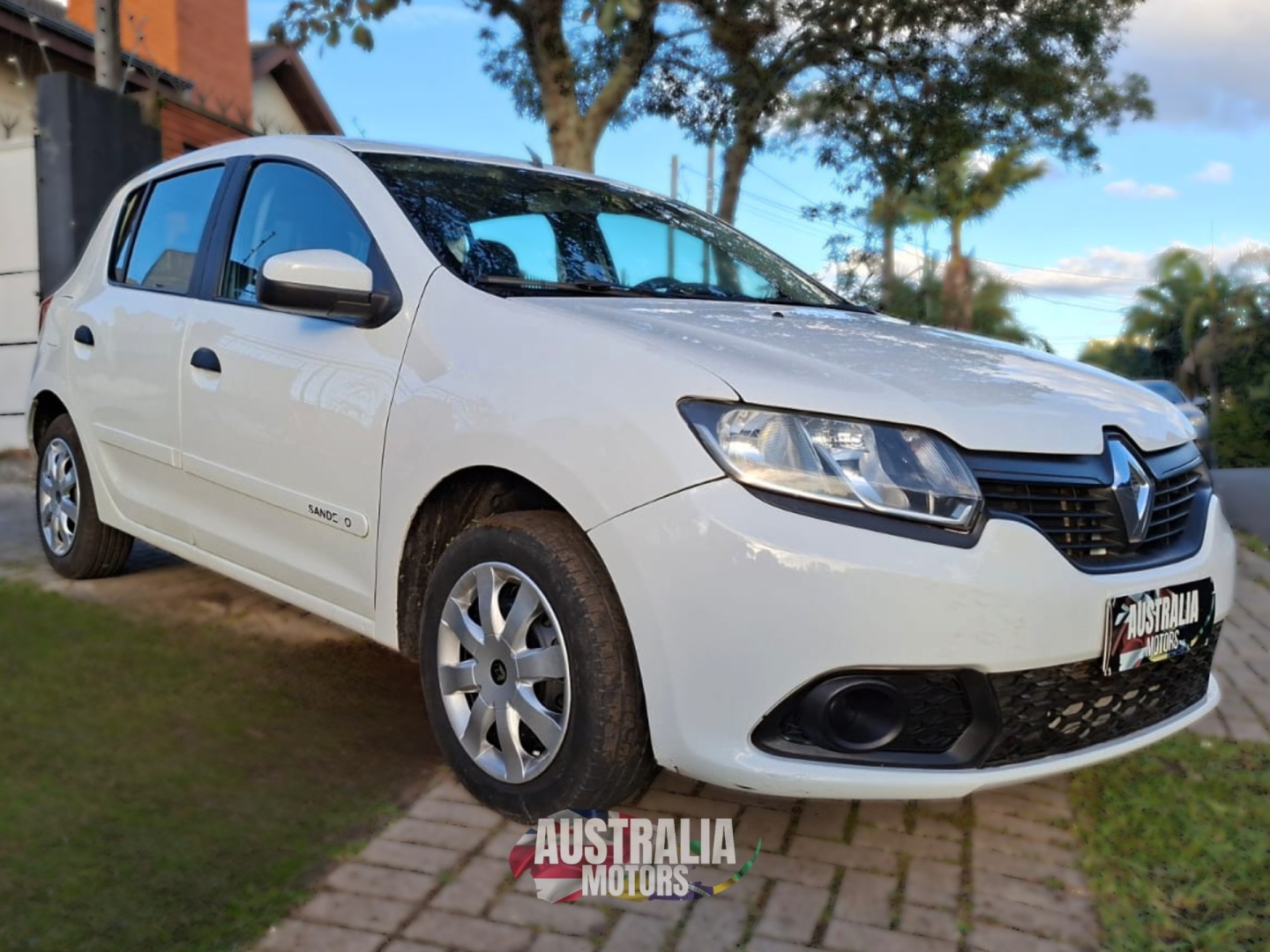 RENAULT SANDERO