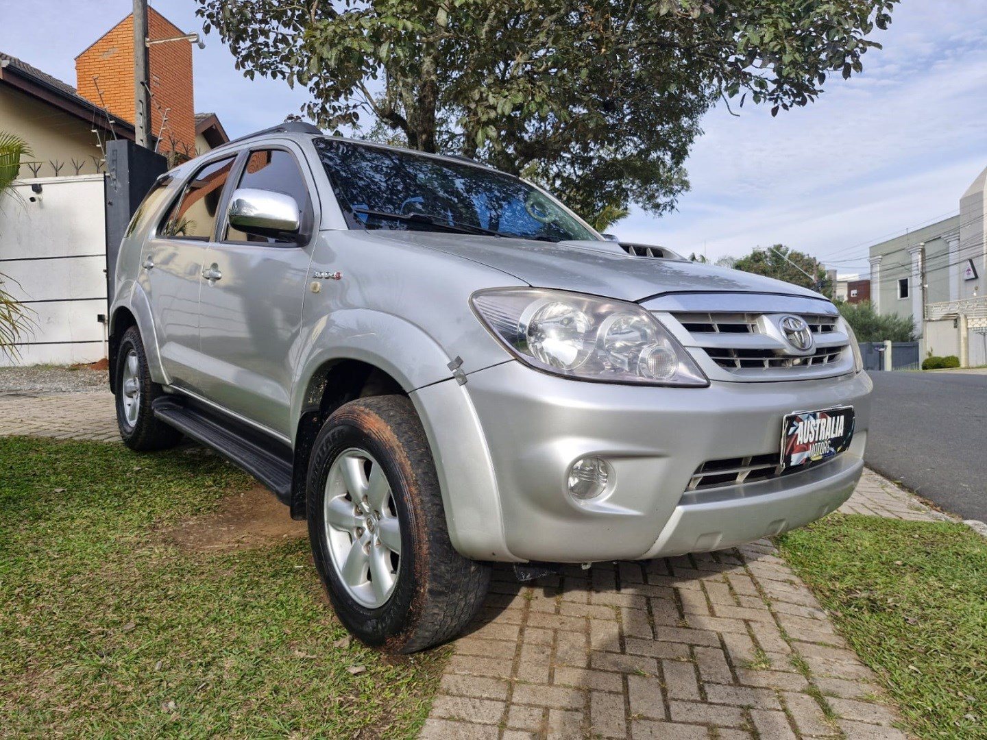 TOYOTA HILUX SW4