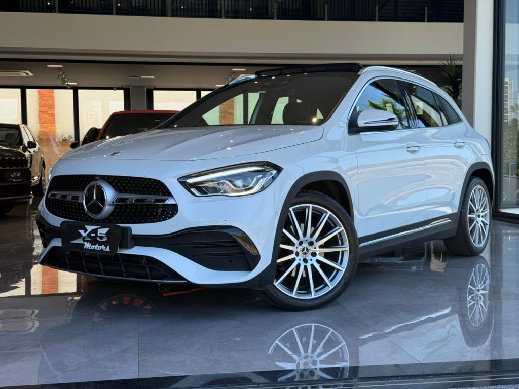 MERCEDES-BENZ GLA 200