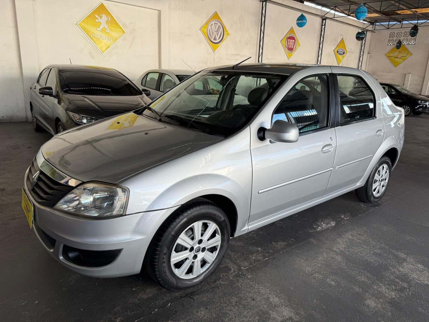 RENAULT LOGAN