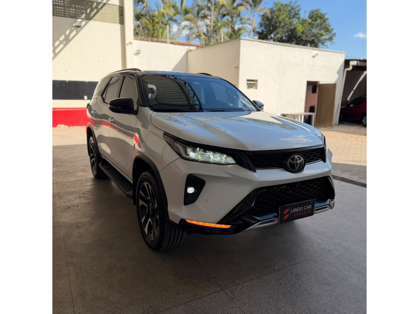 TOYOTA HILUX SW4