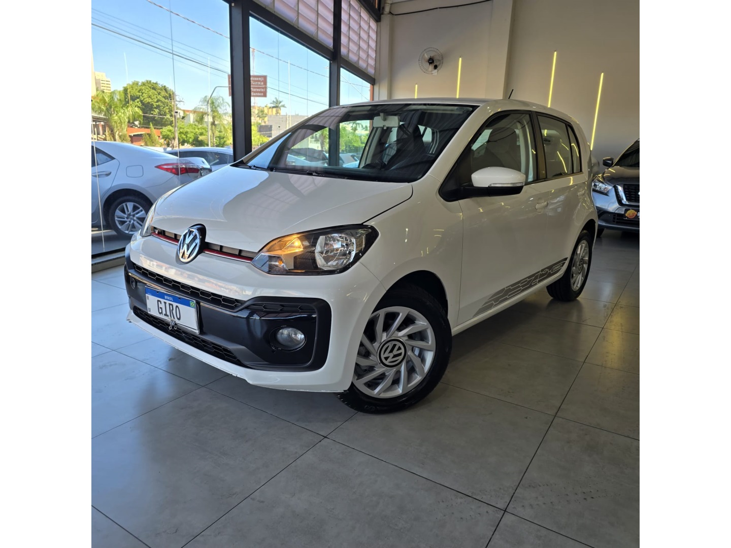 VOLKSWAGEN UP
