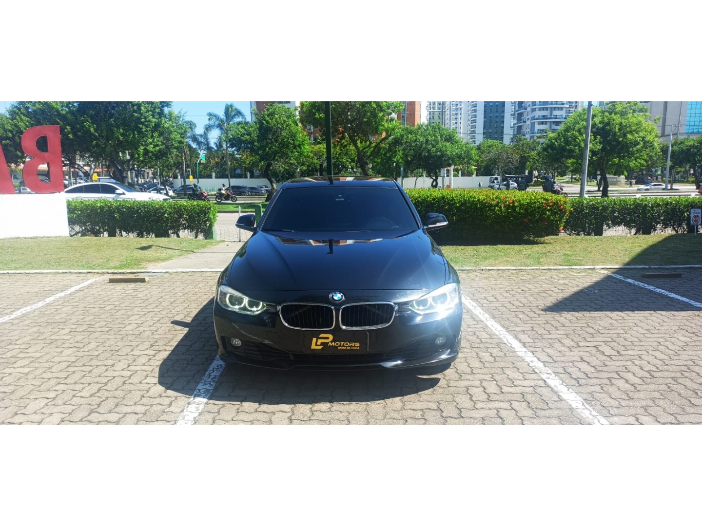 BMW 320i