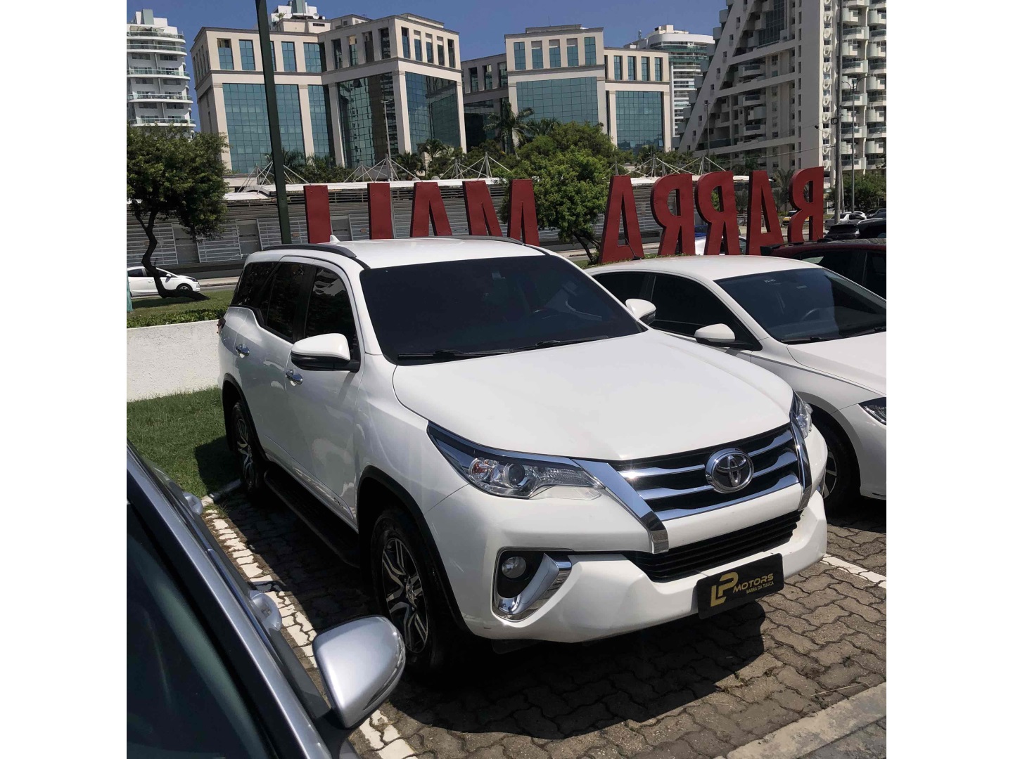 TOYOTA HILUX SW4