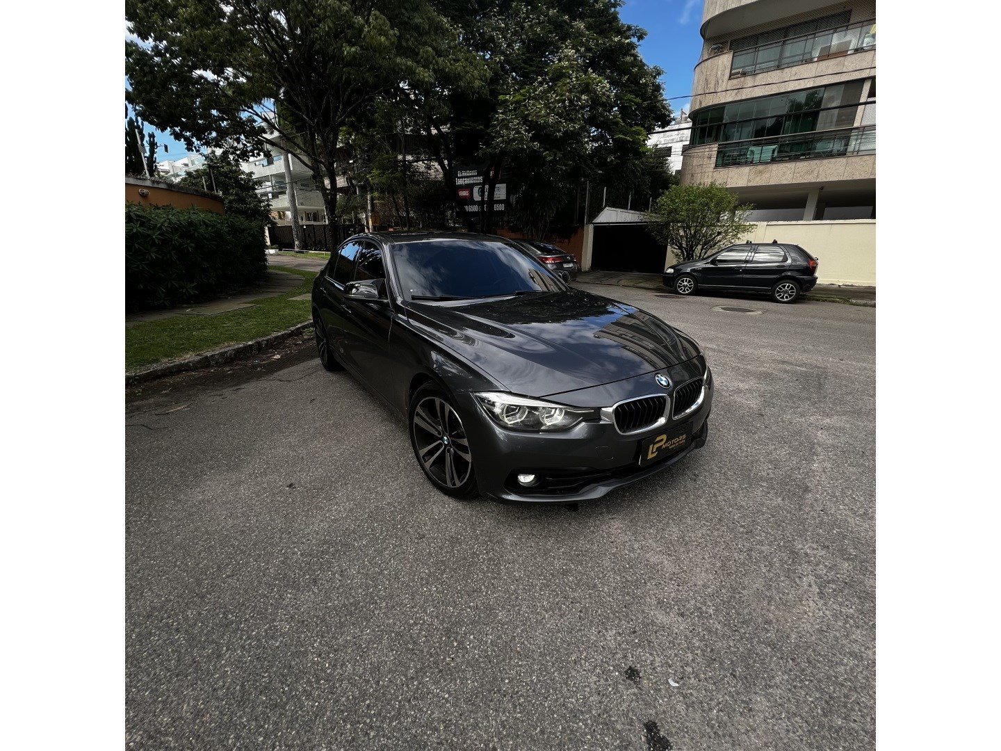 BMW 320i