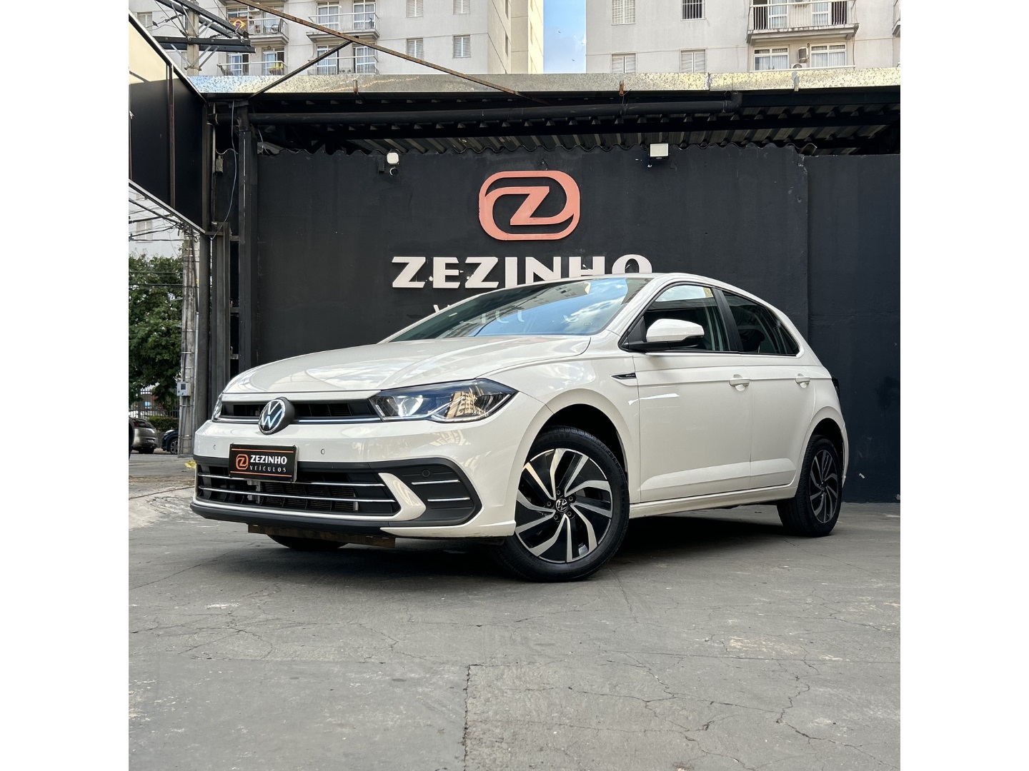 VOLKSWAGEN POLO