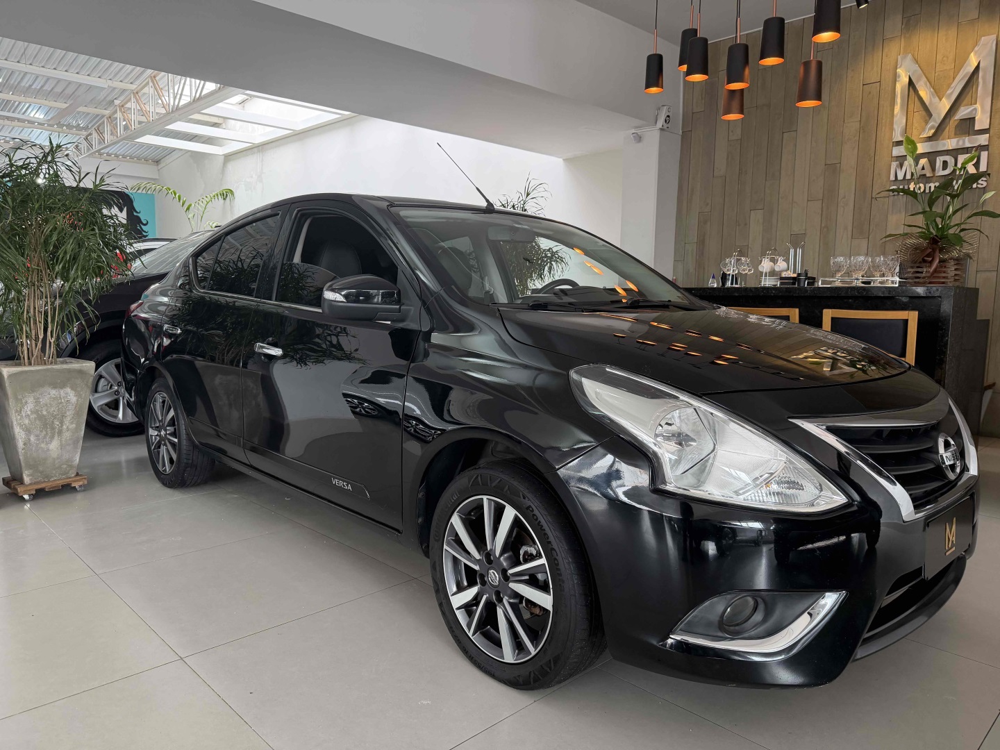 NISSAN VERSA
