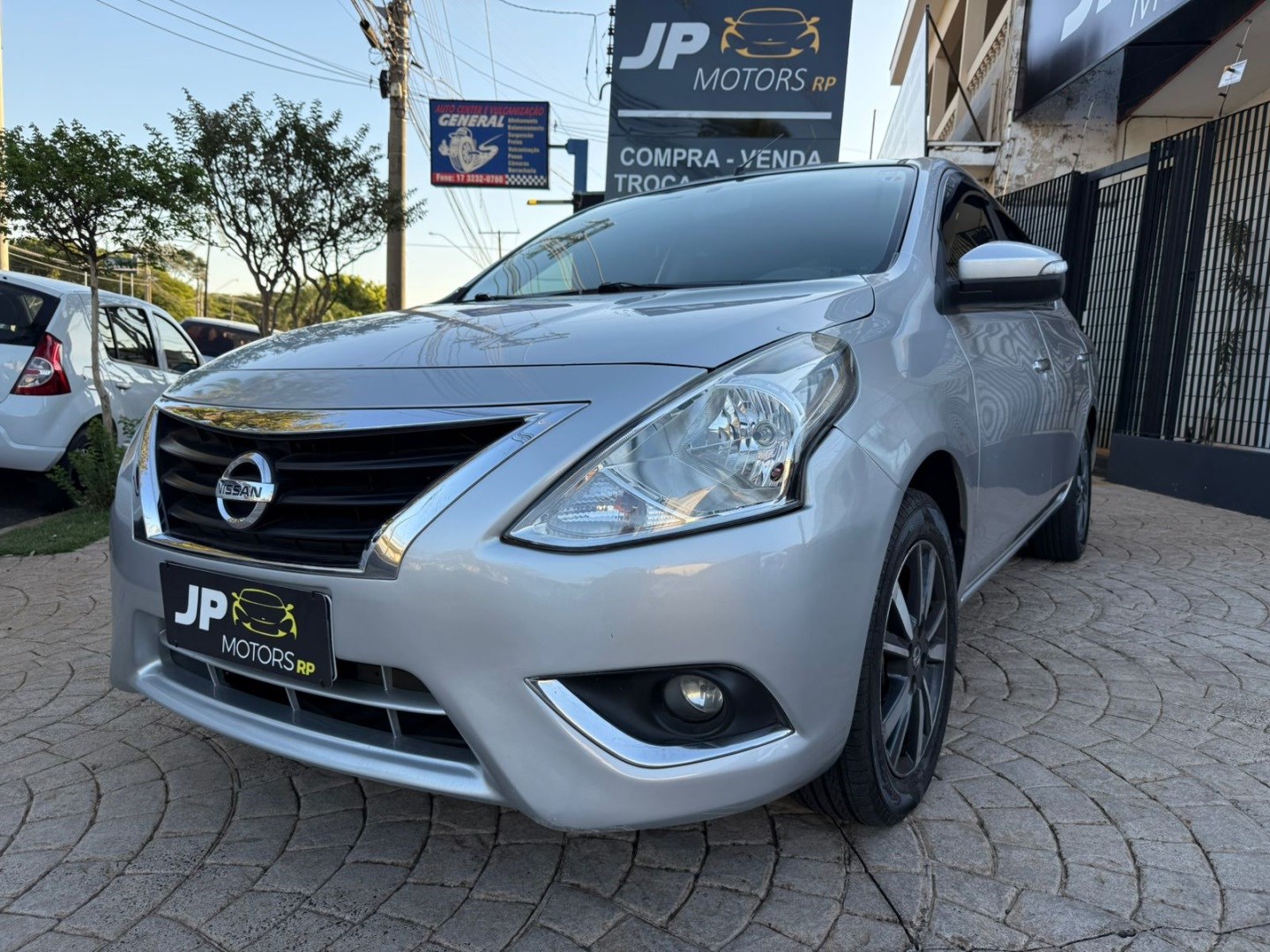 NISSAN VERSA