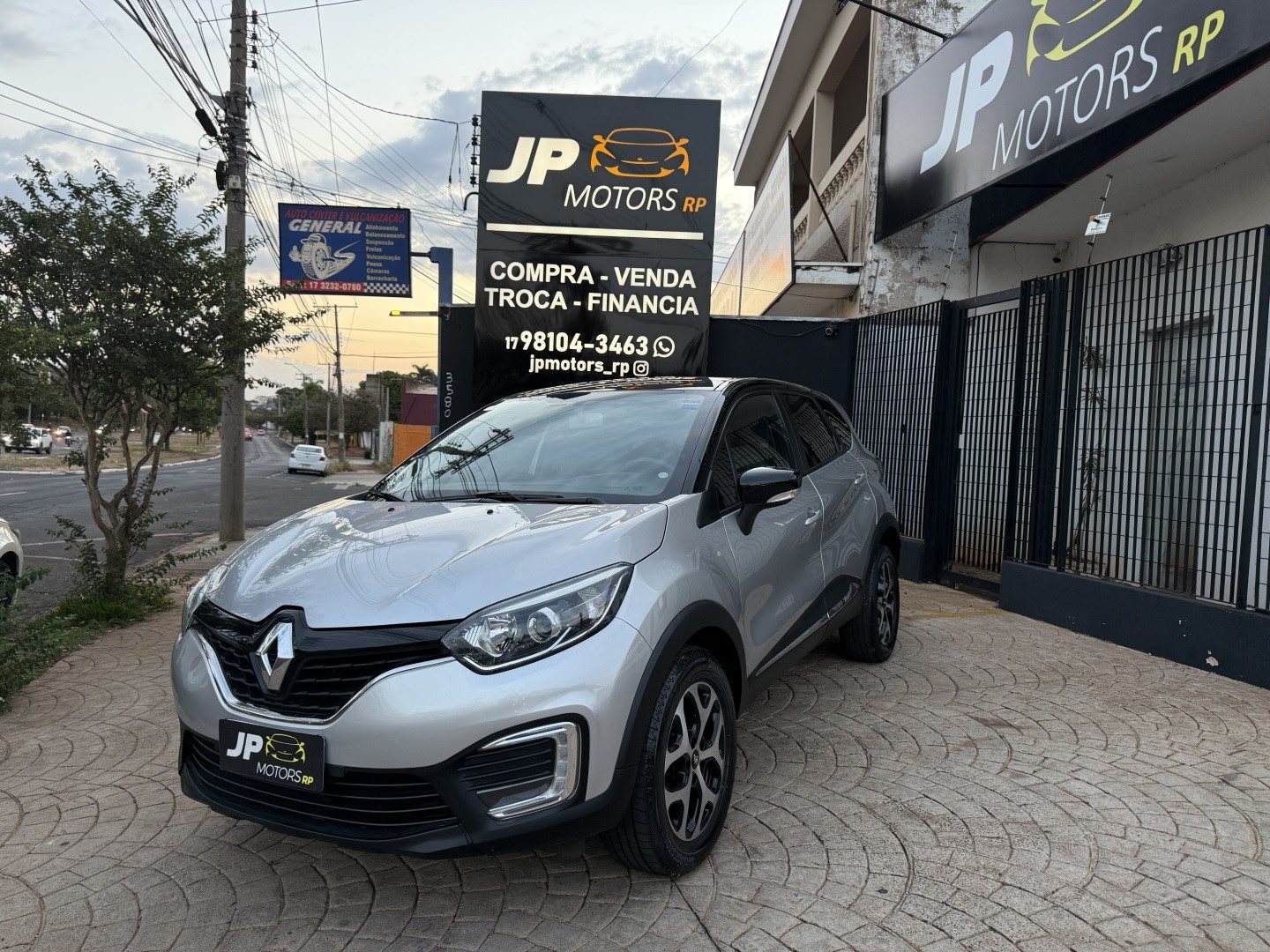 RENAULT CAPTUR 1.6 16V SCE FLEX LIFE X-TRONIC