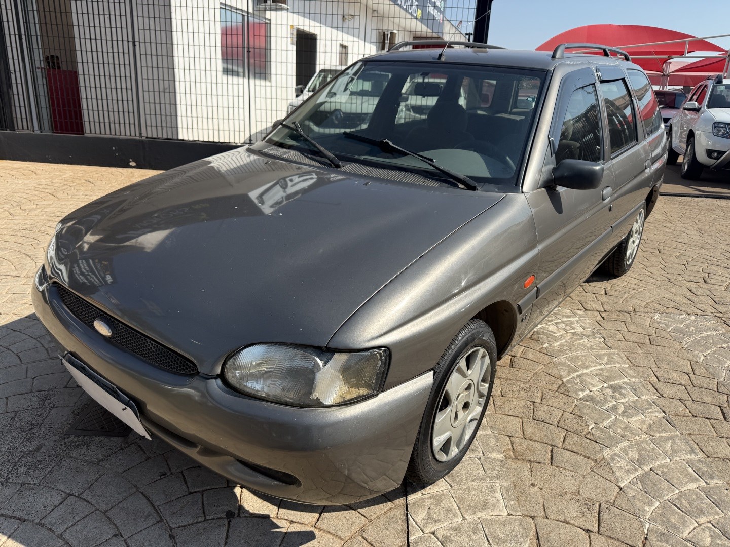 FORD ESCORT 1.6 MPI GL 8V GASOLINA 4P MANUAL