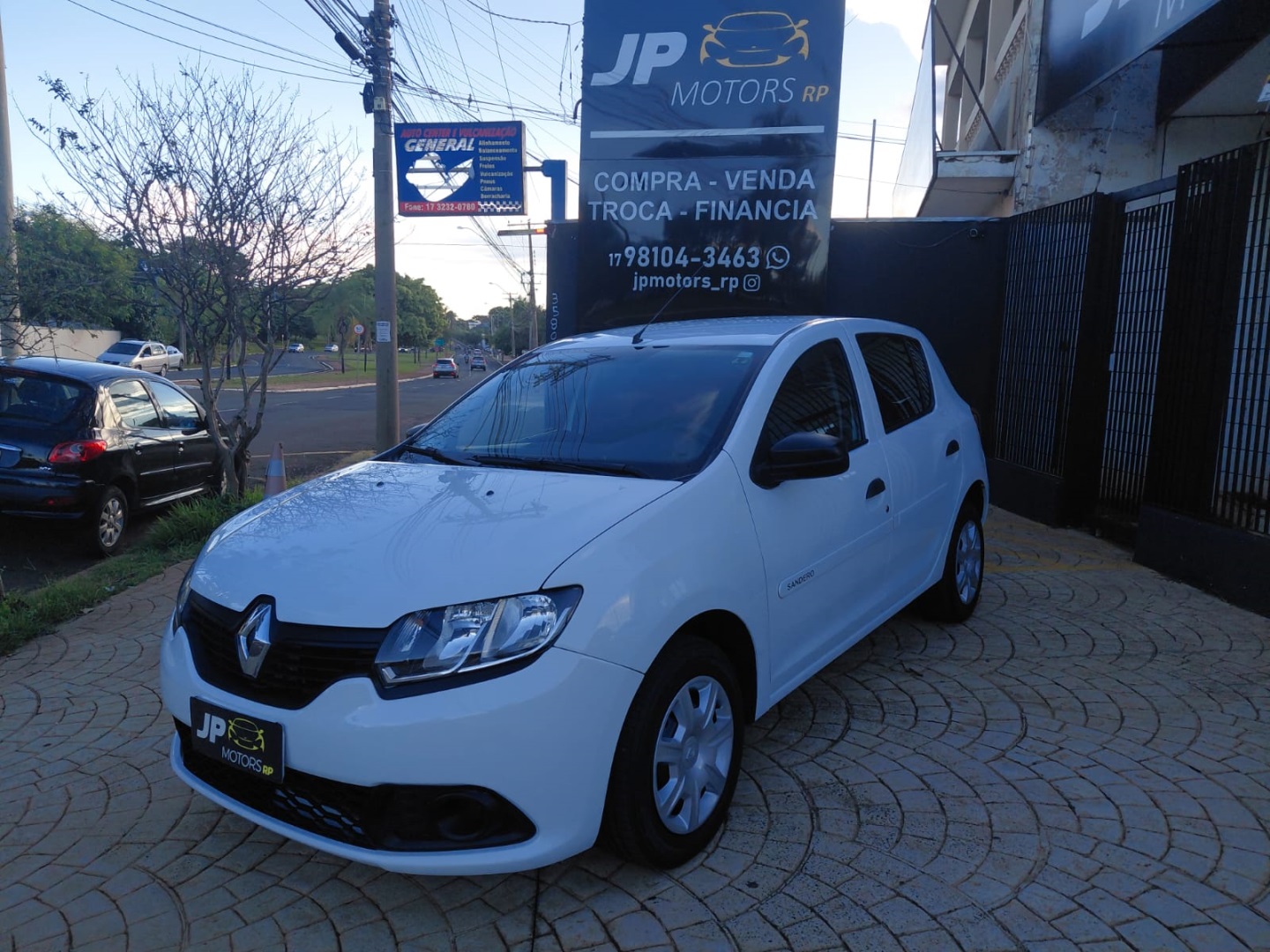 RENAULT SANDERO
