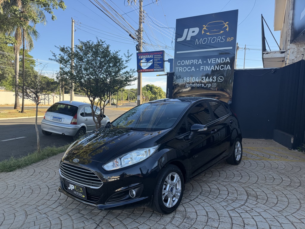 FORD FIESTA 1.6 SE HATCH 16V FLEX 4P POWERSHIFT