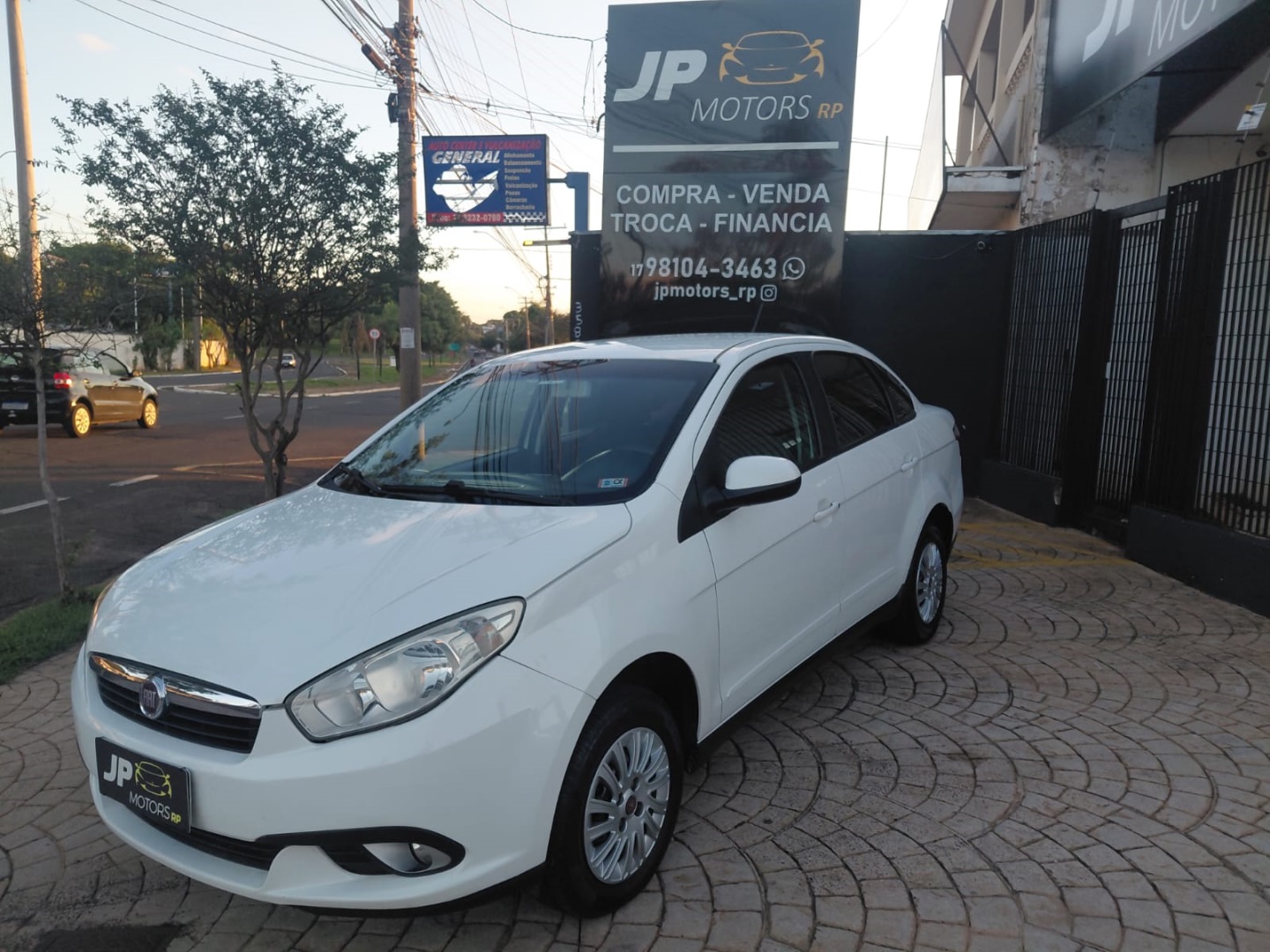 FIAT GRAND SIENA 1.4 MPI ATTRACTIVE 8V FLEX 4P MANUAL
