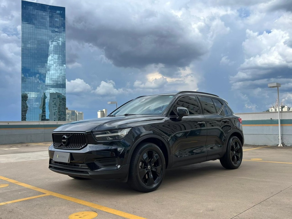VOLVO XC 40