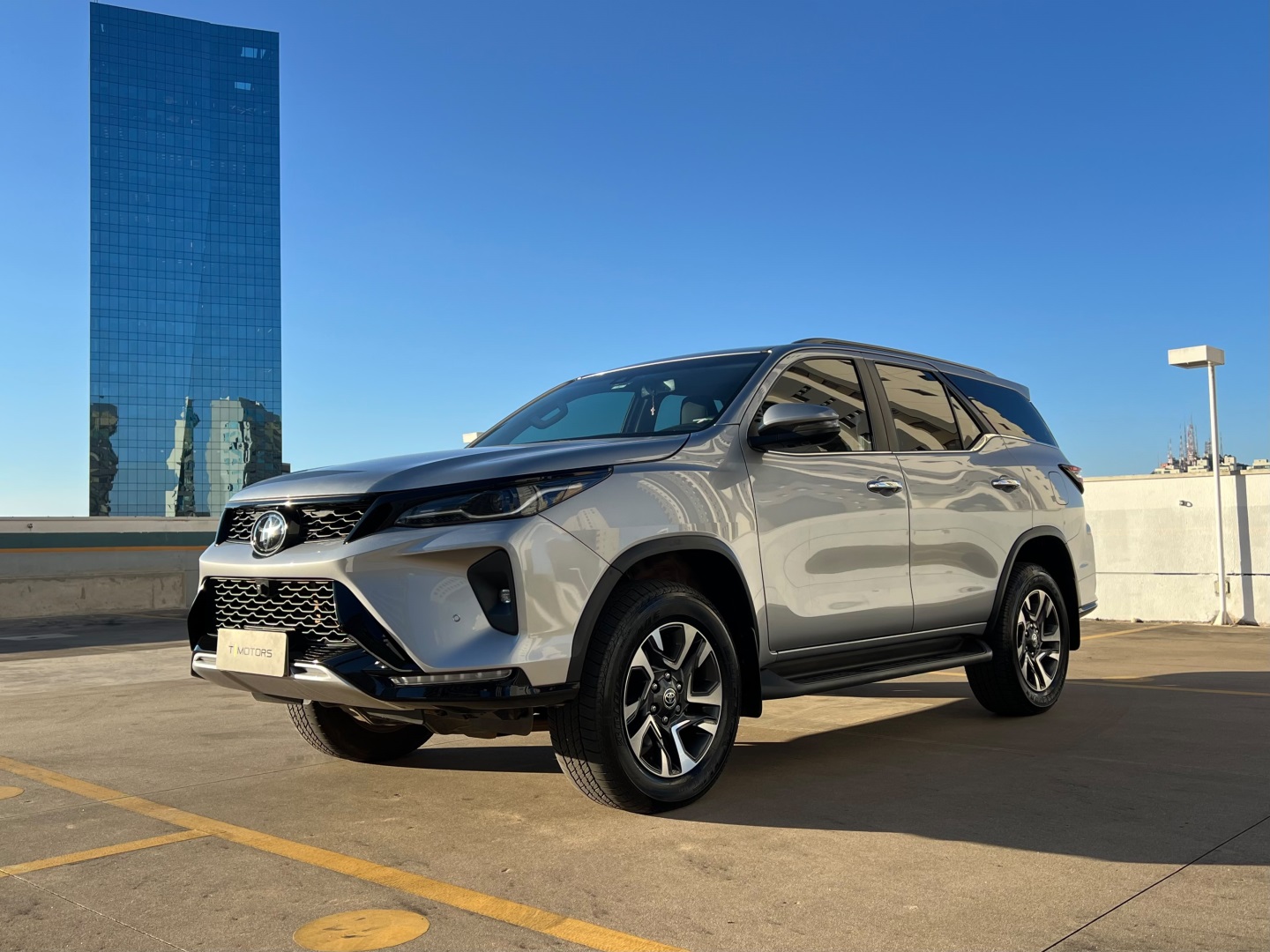 TOYOTA HILUX SW4