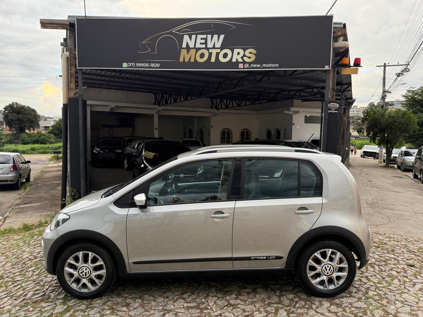 VOLKSWAGEN CROSS UP
