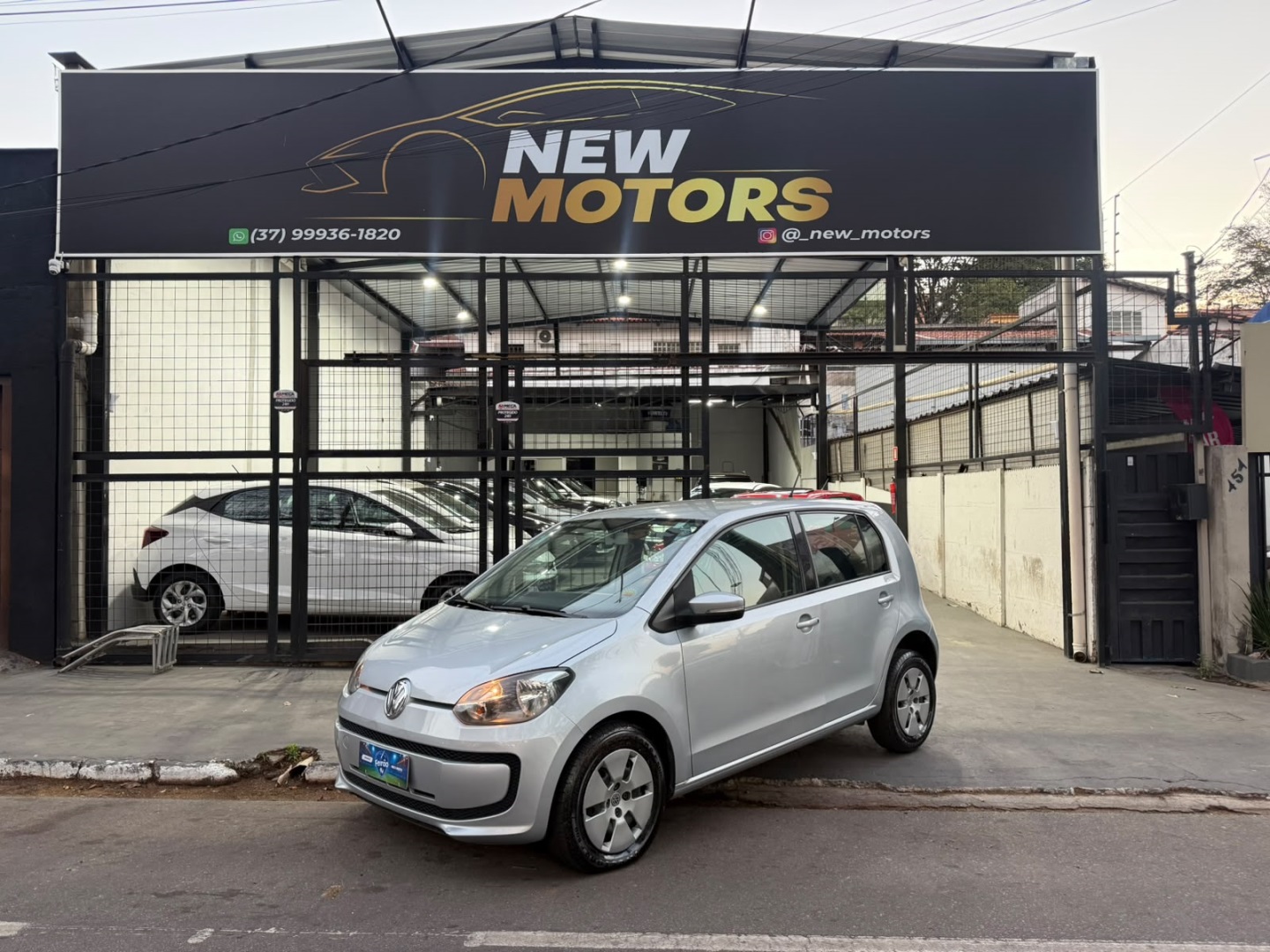 VOLKSWAGEN UP