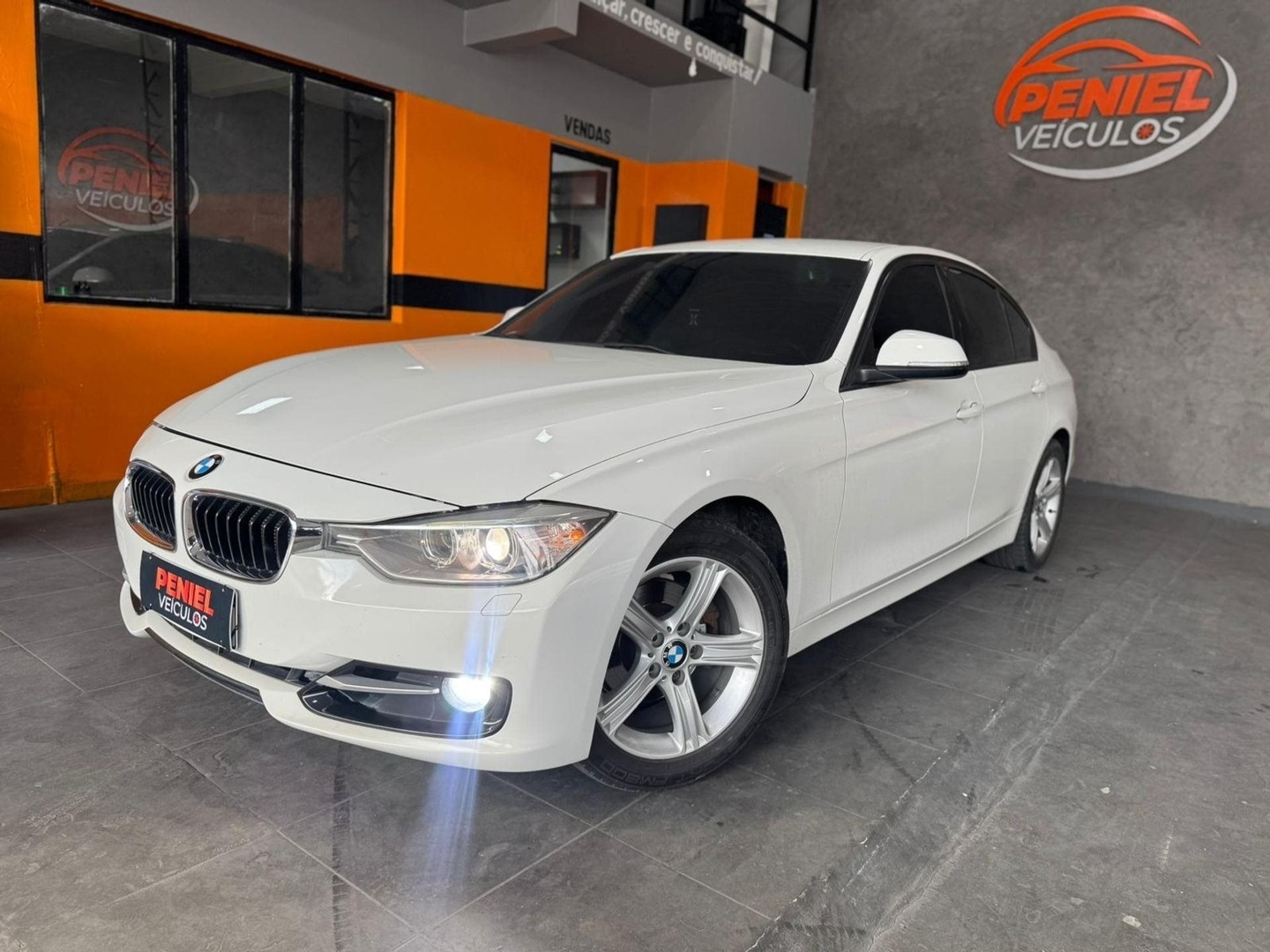 BMW 320i