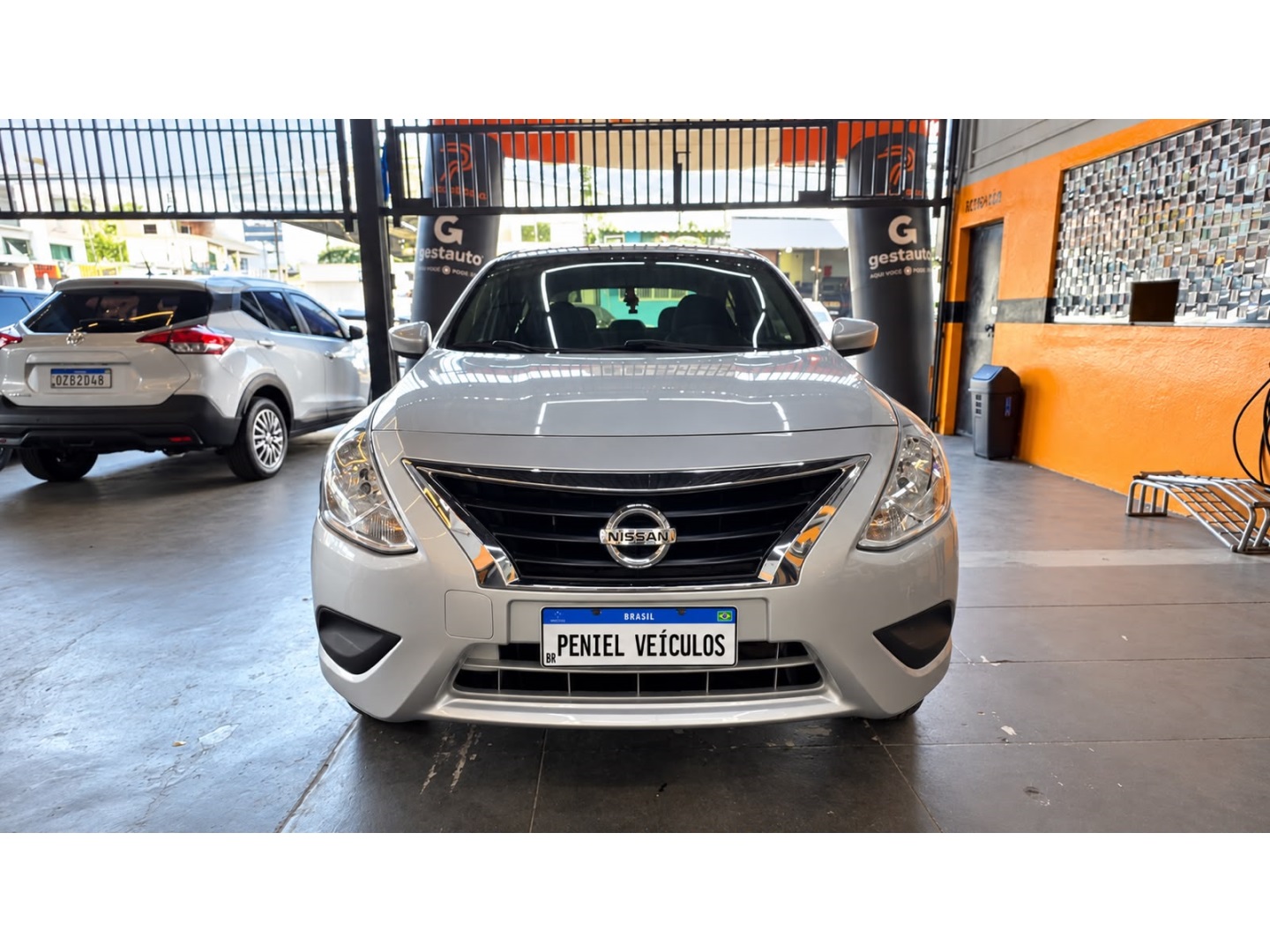 NISSAN VERSA