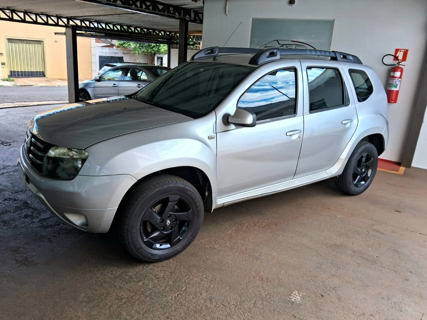 RENAULT DUSTER