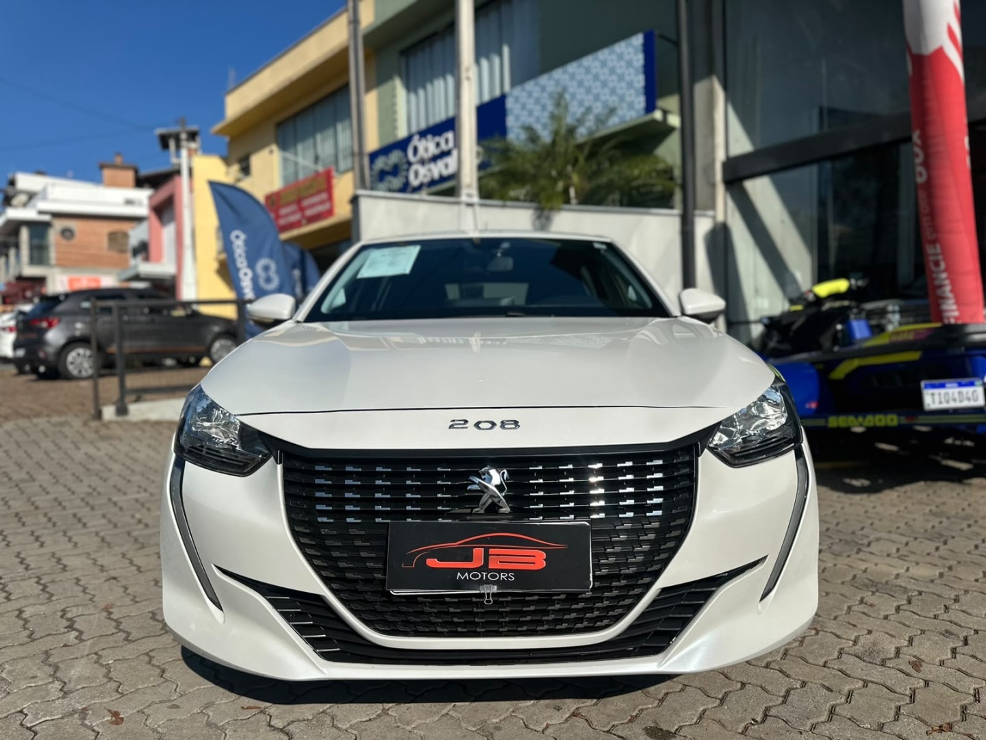 PEUGEOT 208