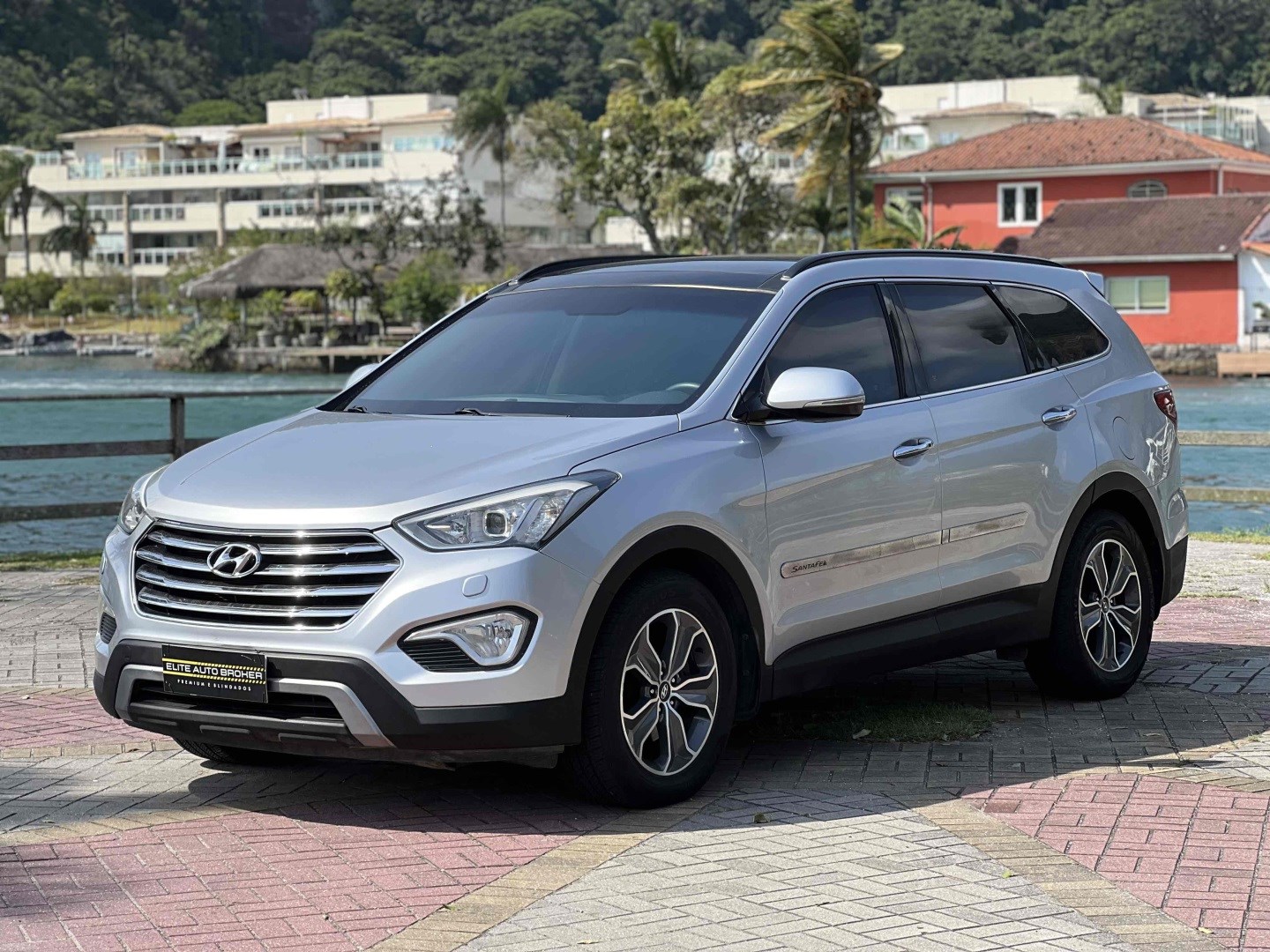 HYUNDAI GRAND SANTA FÉ