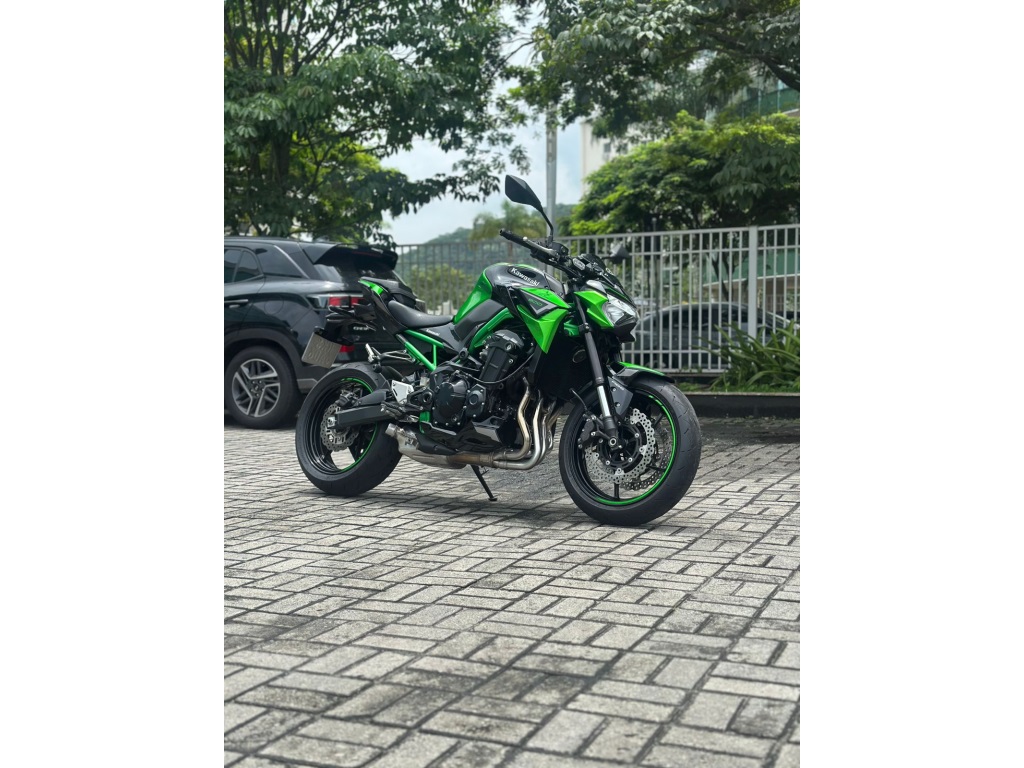 KAWASAKI Z900
