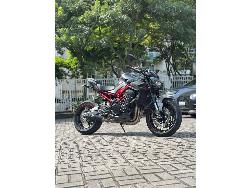 KAWASAKI Z900