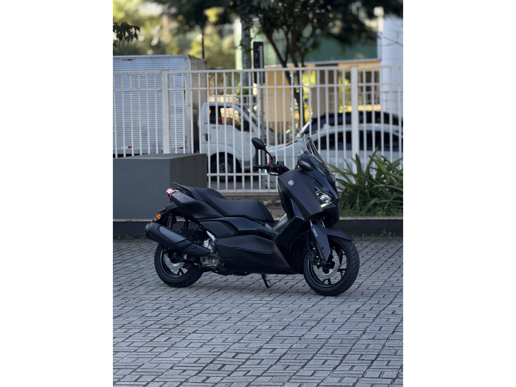 YAMAHA XMAX 300 CONNECTED ABS
