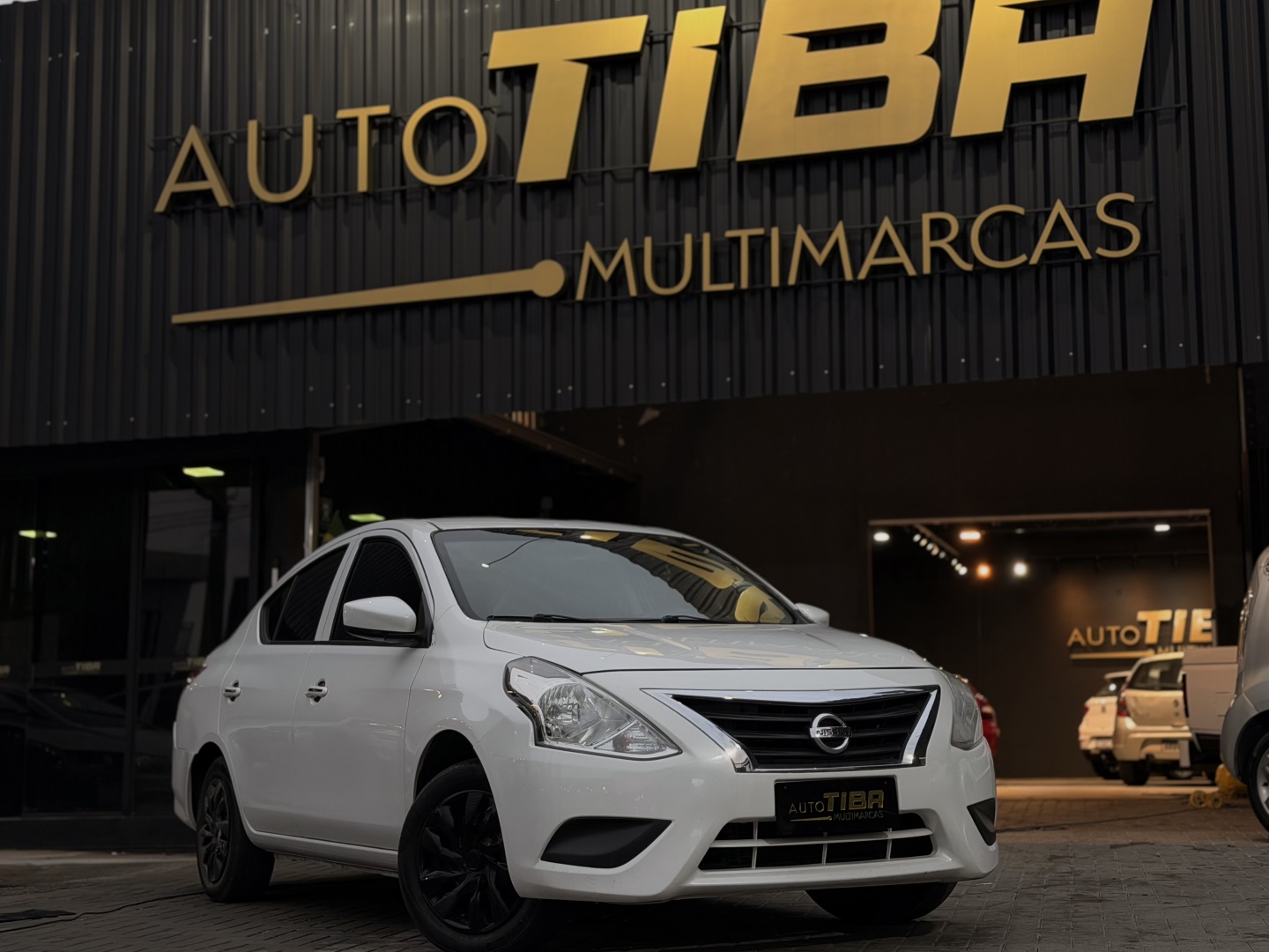 NISSAN VERSA