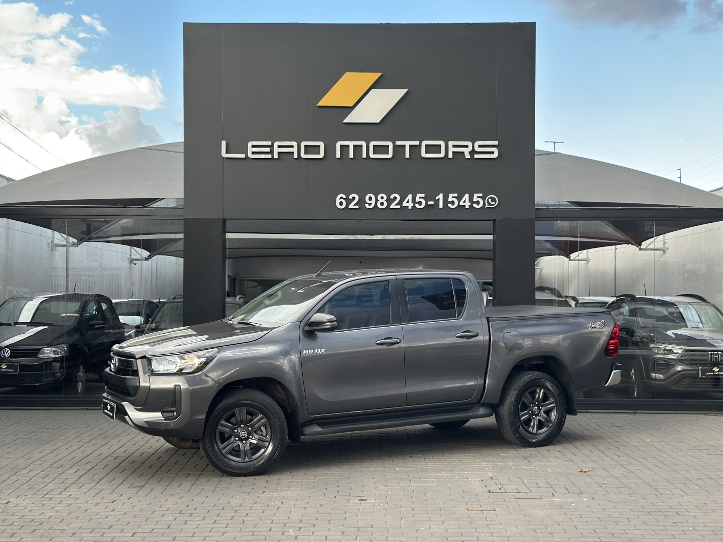 TOYOTA HILUX
