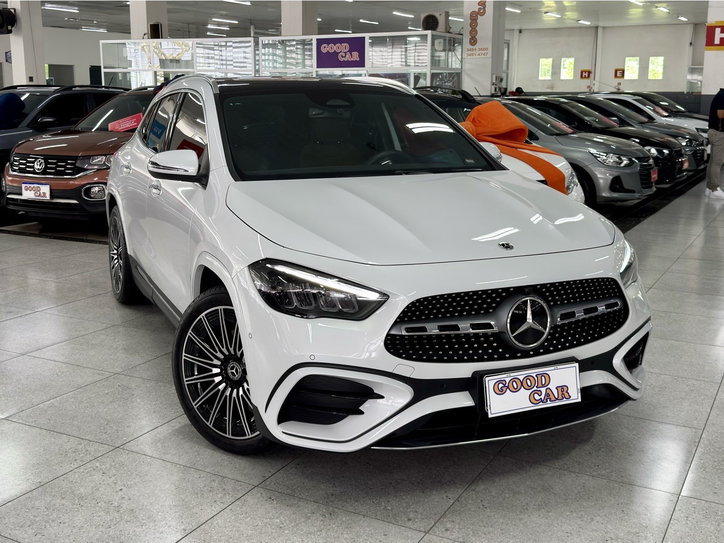 MERCEDES-BENZ GLA 200