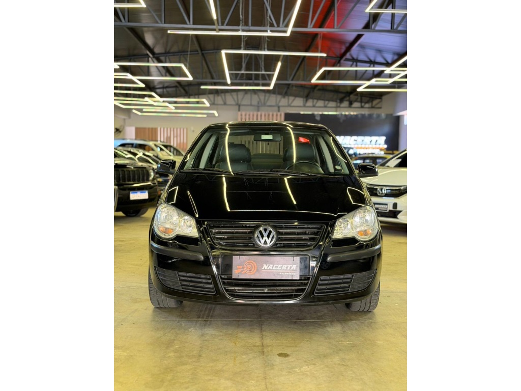 VOLKSWAGEN POLO SEDAN