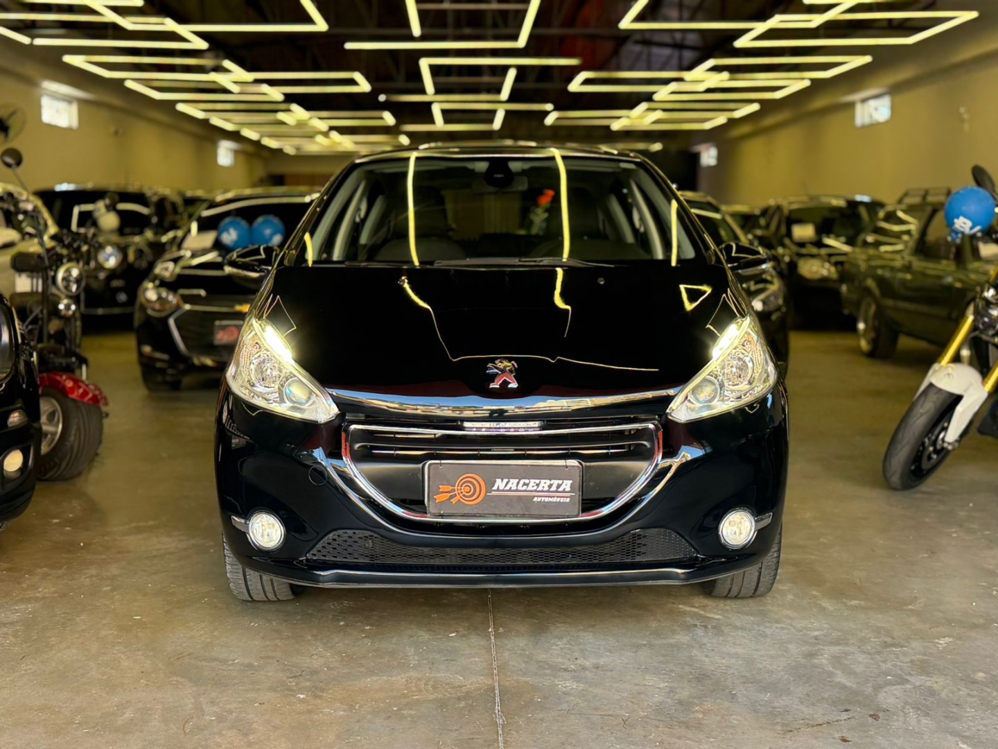 PEUGEOT 208