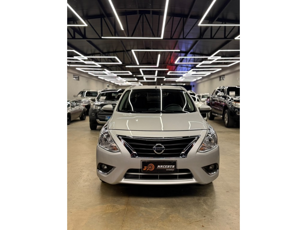 NISSAN VERSA