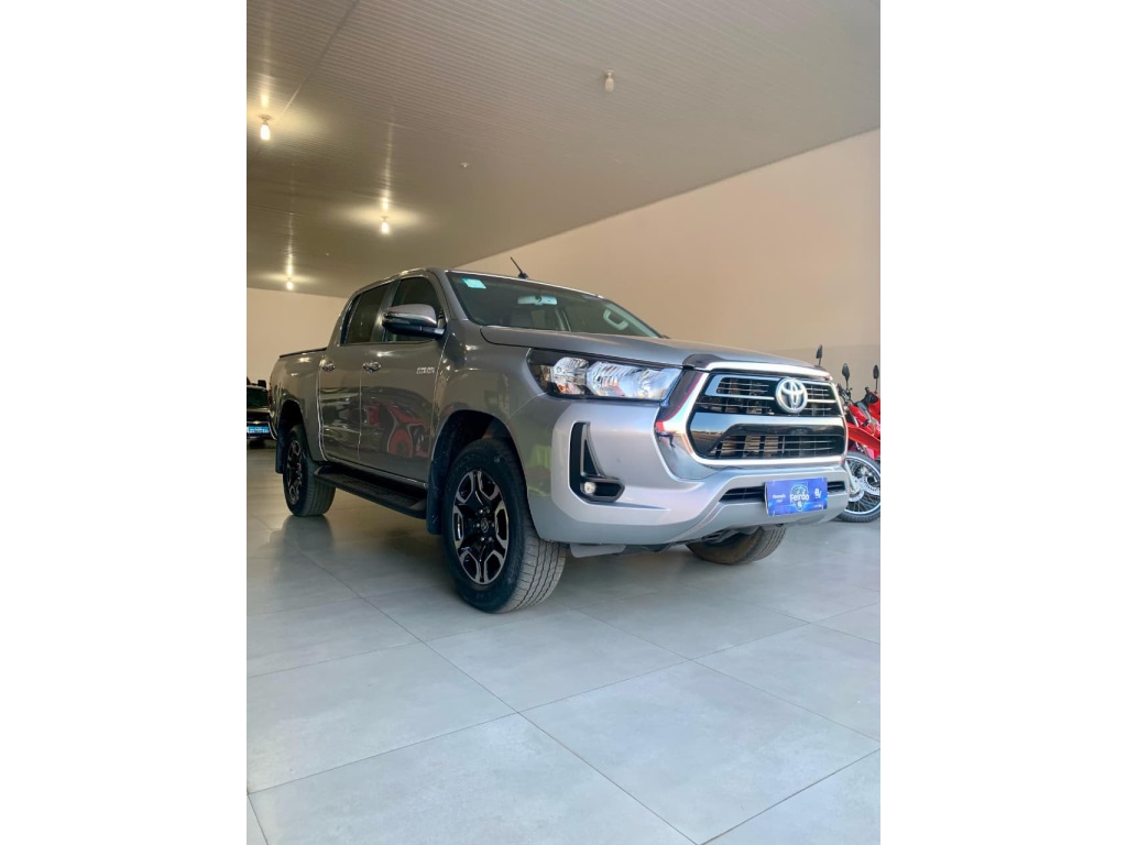 TOYOTA HILUX 2.8 D-4D TURBO DIESEL CD SRV 4X4 AUTOMÁTICO