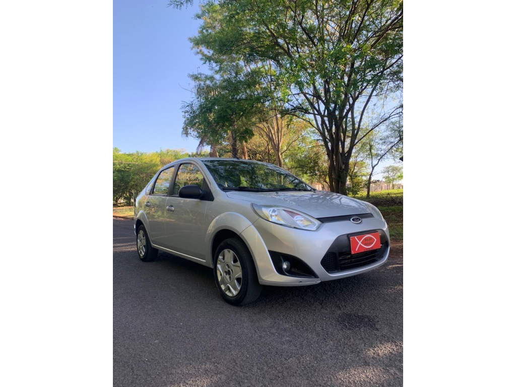 FORD FIESTA 1.6 ROCAM SEDAN 8V FLEX 4P MANUAL