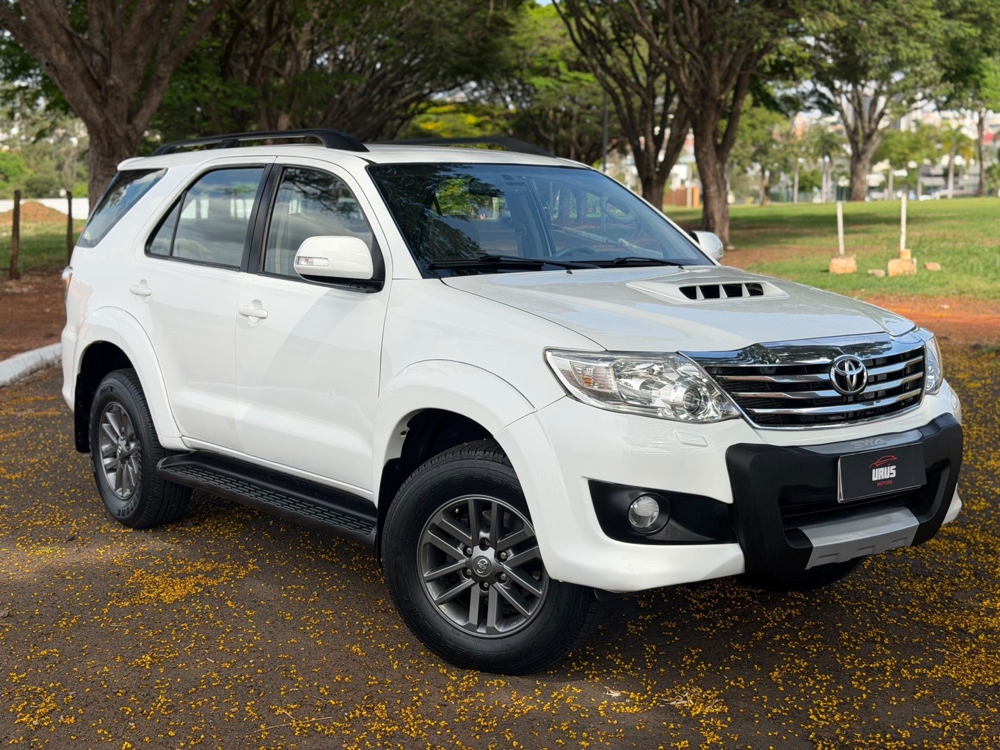 TOYOTA HILUX SW4 3.0 SRV 4X4 7 LUGARES 16V TURBO INTERCOOLER DIESEL 4P AUTOMÁTICO