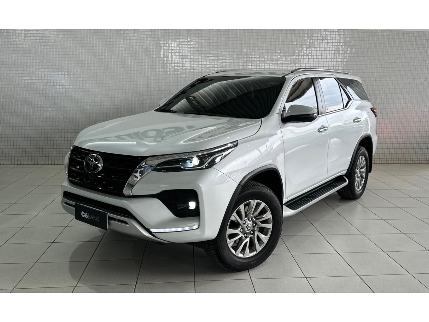 TOYOTA HILUX SW4